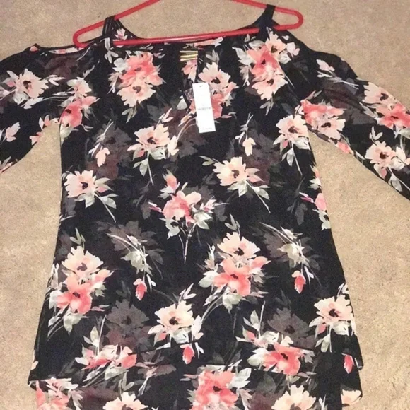 White House Black Market Floral Top - Picture 2 of 4
